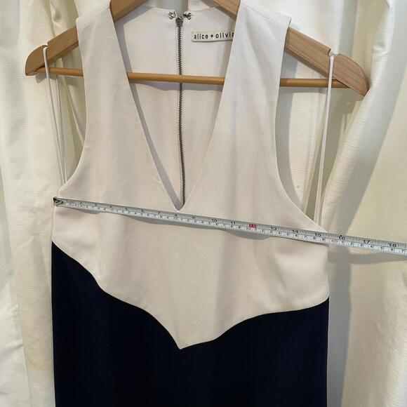 Alice + Olivia white and navy dress  with back cutouts - Picture 3 of 6